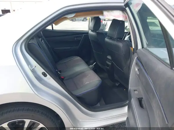 5YFBURHE1JP795813 2018 TOYOTA COROLLA - Image 8