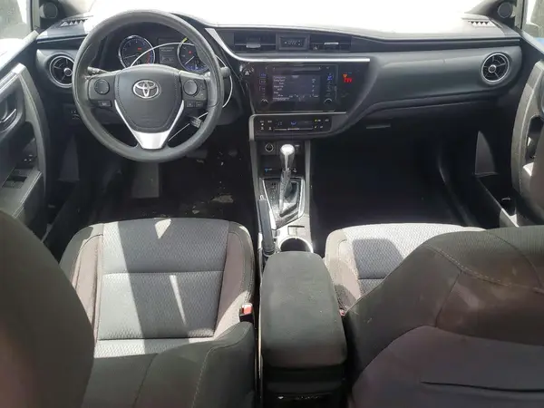 5YFBURHE1JP795939 2018 TOYOTA COROLLA - Image 8