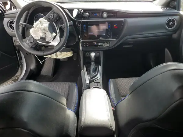 5YFBURHE1JP796279 2018 TOYOTA COROLLA - Image 8