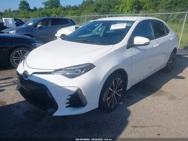 5YFBURHE1JP796881 2018 TOYOTA COROLLA - Image 2