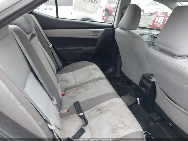 5YFBURHE1JP798985 2018 TOYOTA COROLLA - Image 8