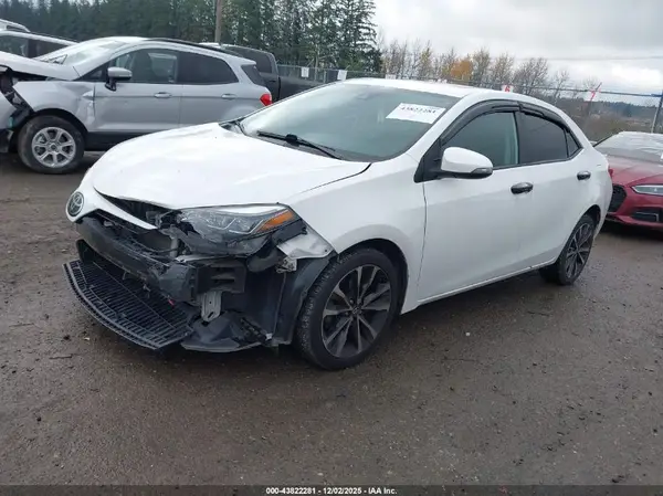 5YFBURHE1JP799313 2018 TOYOTA COROLLA - Image 2