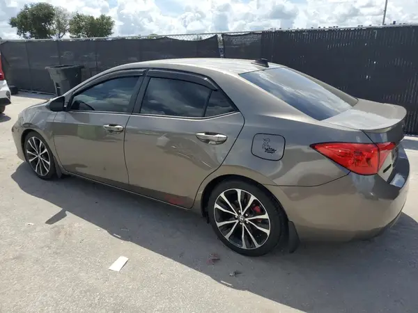5YFBURHE1JP799716 2018 TOYOTA COROLLA - Image 2