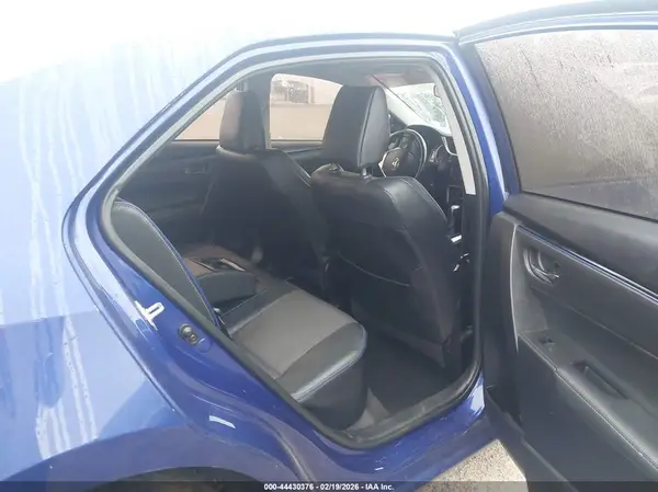 5YFBURHE1JP800301 2018 TOYOTA COROLLA - Image 8