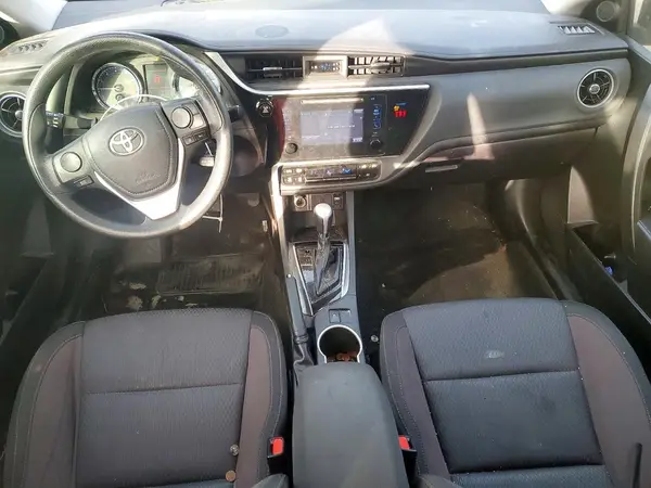 5YFBURHE1JP800752 2018 TOYOTA COROLLA - Image 8