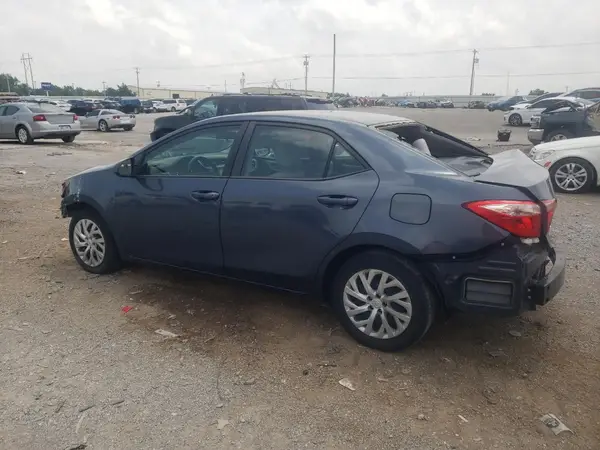 5YFBURHE1JP801206 2018 TOYOTA COROLLA - Image 2