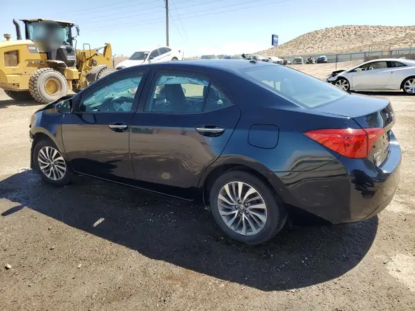 5YFBURHE1JP801402 2018 TOYOTA COROLLA - Image 2