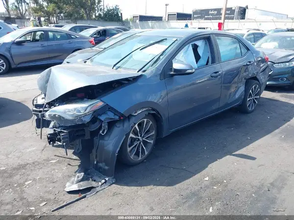 5YFBURHE1JP801870 2018 TOYOTA COROLLA - Image 2