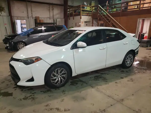 5YFBURHE1JP802128 2018 TOYOTA COROLLA - Image 1