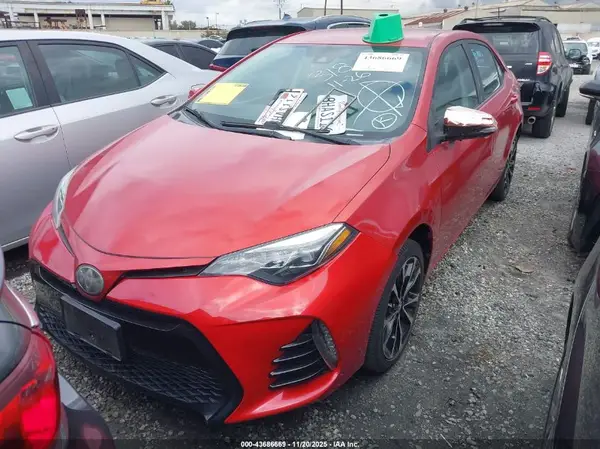 5YFBURHE1JP803828 2018 TOYOTA COROLLA - Image 2
