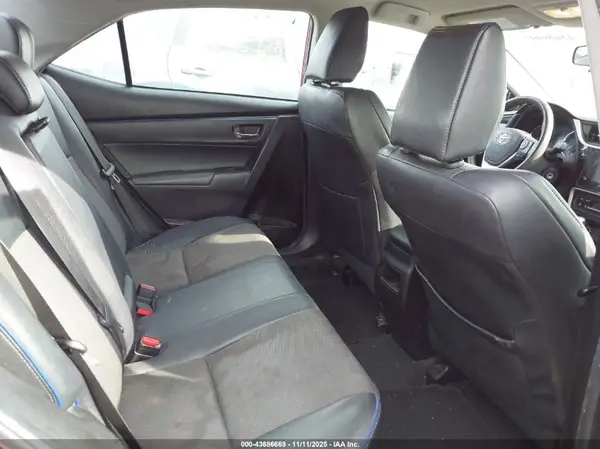 5YFBURHE1JP803828 2018 TOYOTA COROLLA - Image 8