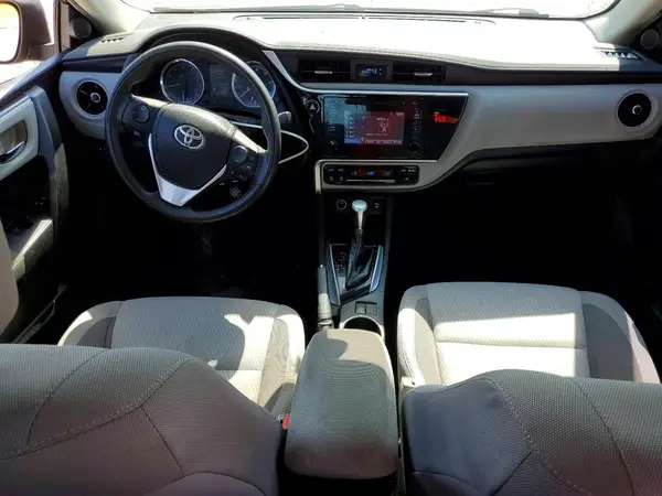 5YFBURHE1JP806020 2018 TOYOTA COROLLA - Image 8