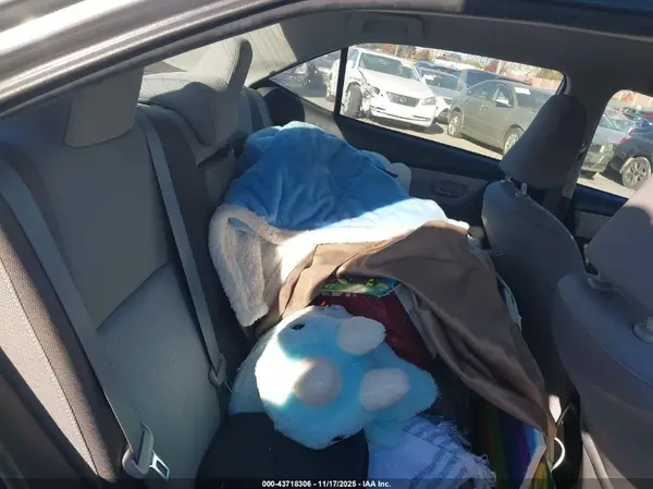 5YFBURHE1JP806227 2018 TOYOTA COROLLA - Image 8