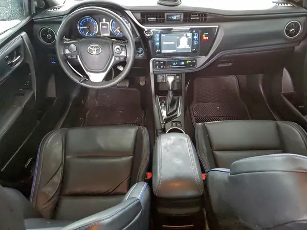 5YFBURHE1JP806275 2018 TOYOTA COROLLA - Image 8