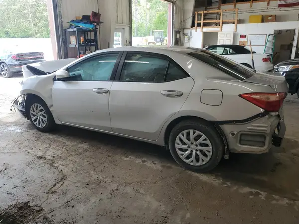 5YFBURHE1JP810066 2018 TOYOTA COROLLA - Image 2