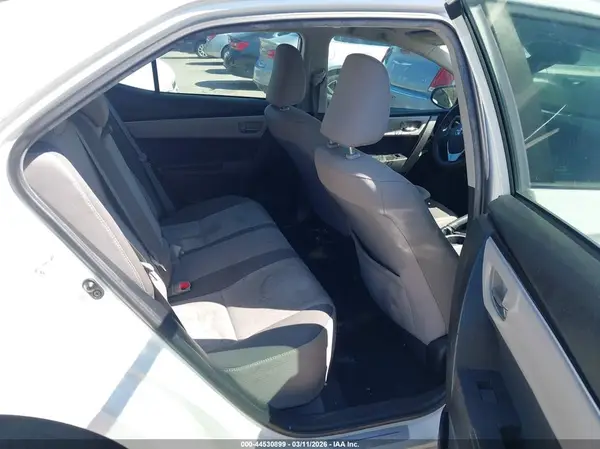 5YFBURHE1JP811380 2018 TOYOTA COROLLA - Image 8