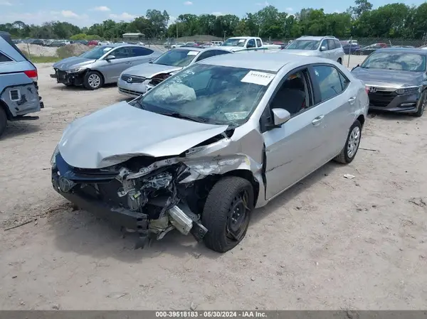 5YFBURHE1JP811413 2018 TOYOTA COROLLA - Image 2