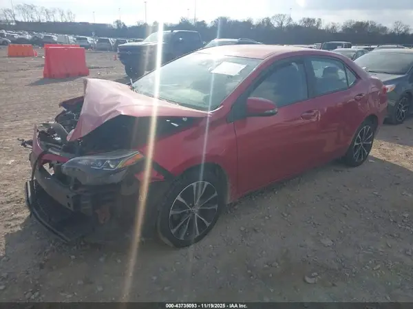 5YFBURHE1JP811721 2018 TOYOTA COROLLA - Image 2