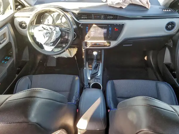 5YFBURHE1JP811993 2018 TOYOTA COROLLA - Image 8