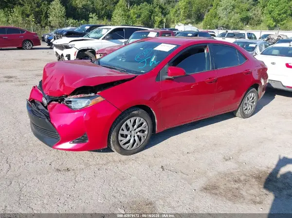 5YFBURHE1JP812237 2018 TOYOTA COROLLA - Image 2