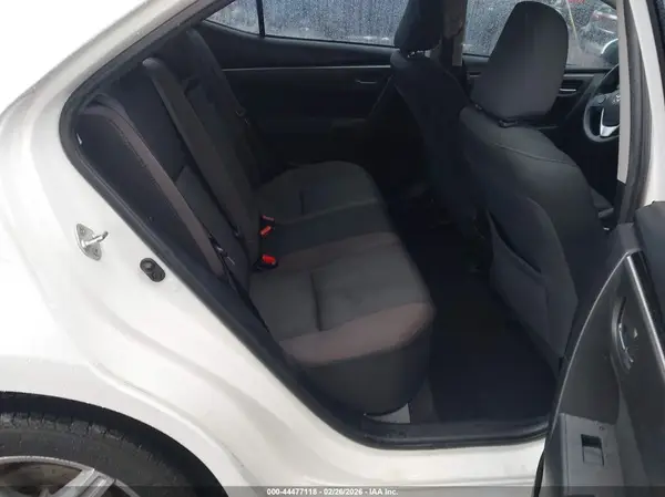 5YFBURHE1JP813937 2018 TOYOTA COROLLA - Image 8