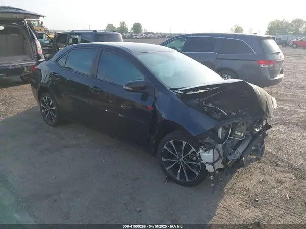 5YFBURHE1JP814277 2018 TOYOTA COROLLA - Image 1
