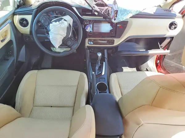 5YFBURHE1JP814618 2018 TOYOTA COROLLA - Image 8