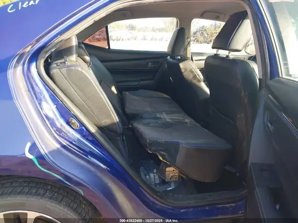 5YFBURHE1JP815087 2018 TOYOTA COROLLA - Image 8