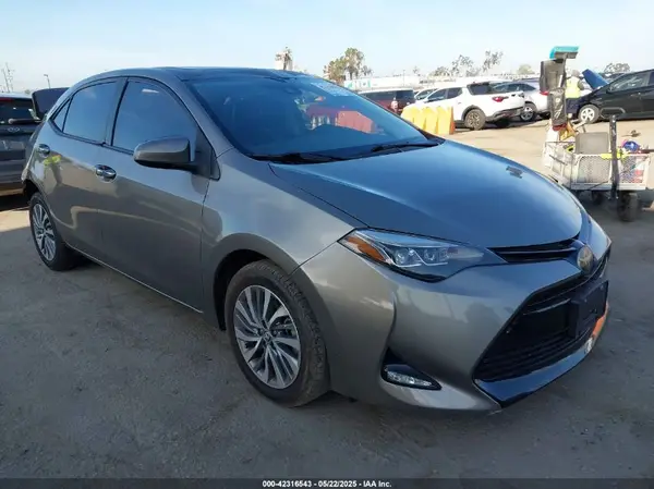 5YFBURHE1JP815493 2018 TOYOTA COROLLA - Image 1