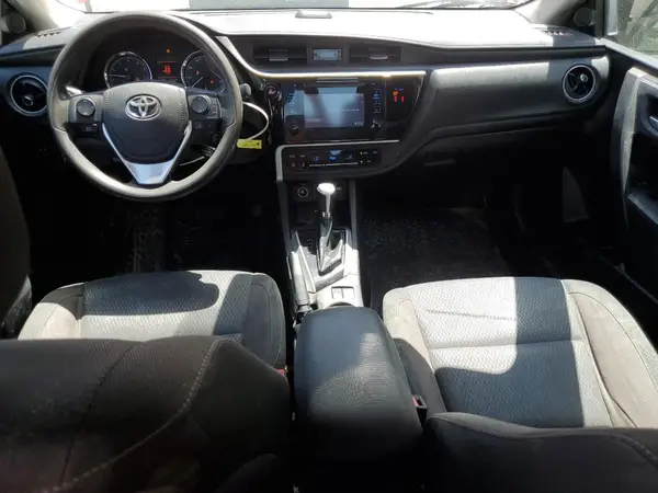 5YFBURHE1JP815848 2018 TOYOTA COROLLA - Image 8