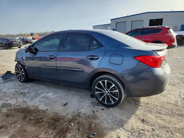 5YFBURHE1JP815851 2018 TOYOTA COROLLA - Image 2