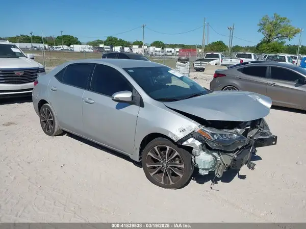 5YFBURHE1JP817437 2018 TOYOTA COROLLA - Image 1