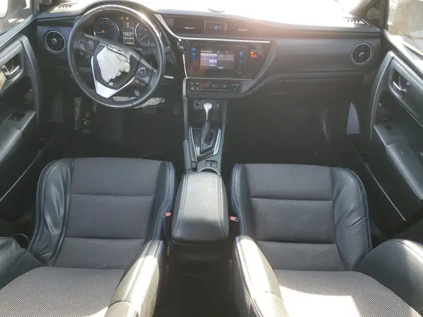 5YFBURHE1JP820242 2018 TOYOTA COROLLA - Image 8