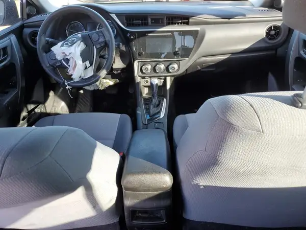 5YFBURHE1JP822055 2018 TOYOTA COROLLA - Image 8