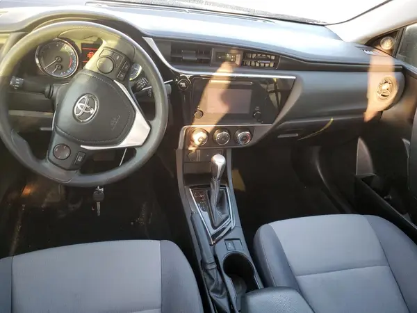 5YFBURHE1JP823013 2018 TOYOTA COROLLA - Image 8