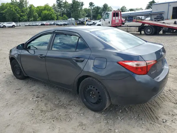 5YFBURHE1JP824971 2018 TOYOTA COROLLA - Image 2
