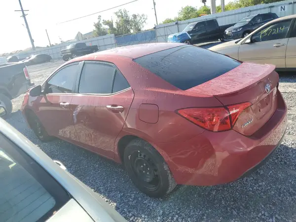 5YFBURHE1JP826669 2018 TOYOTA COROLLA - Image 2