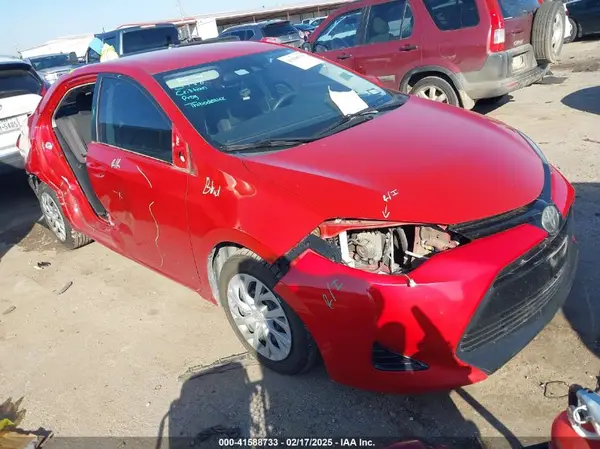 5YFBURHE1JP826798 2018 TOYOTA COROLLA - Image 1