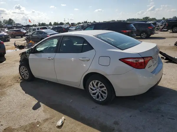 5YFBURHE1JP827353 2018 TOYOTA COROLLA - Image 2