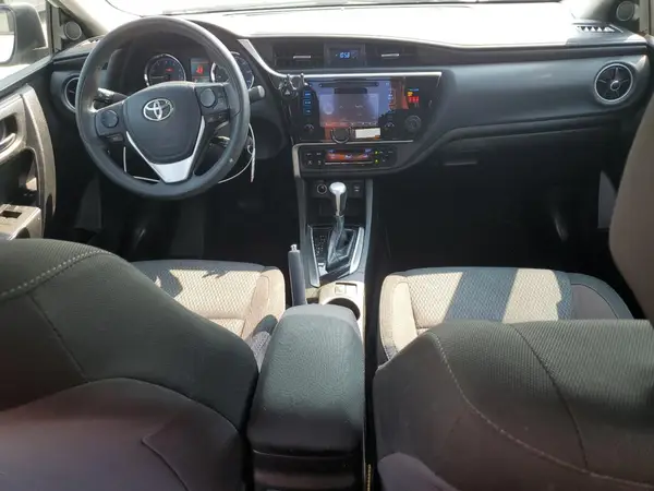 5YFBURHE1JP827773 2018 TOYOTA COROLLA - Image 8