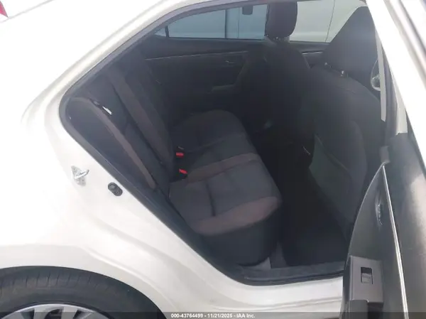 5YFBURHE1JP827918 2018 TOYOTA COROLLA - Image 8