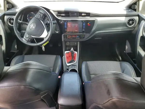 5YFBURHE1JP829586 2018 TOYOTA COROLLA - Image 8