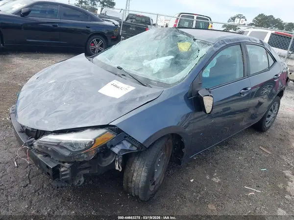 5YFBURHE1JP830463 2018 TOYOTA COROLLA - Image 2