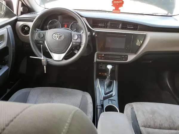 5YFBURHE1JP830480 2018 TOYOTA COROLLA - Image 8