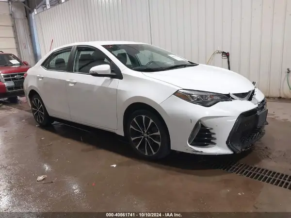 5YFBURHE1JP830933 2018 TOYOTA COROLLA - Image 1