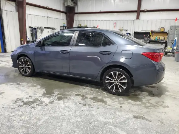 5YFBURHE1JP831824 2018 TOYOTA COROLLA - Image 2