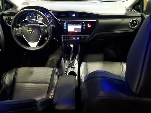 5YFBURHE1JP831824 2018 TOYOTA COROLLA - Image 8