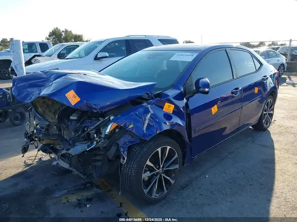 5YFBURHE1JP832729 2018 TOYOTA COROLLA - Image 2