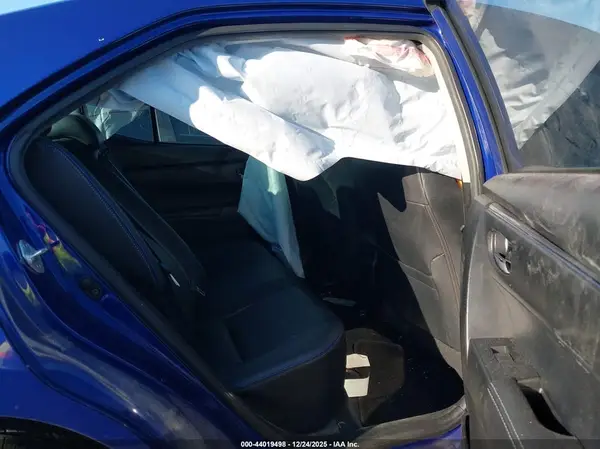 5YFBURHE1JP832729 2018 TOYOTA COROLLA - Image 8
