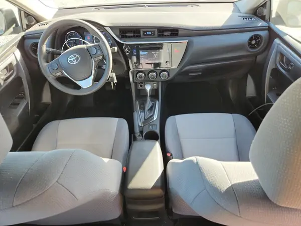 5YFBURHE1JP835923 2018 TOYOTA COROLLA - Image 8